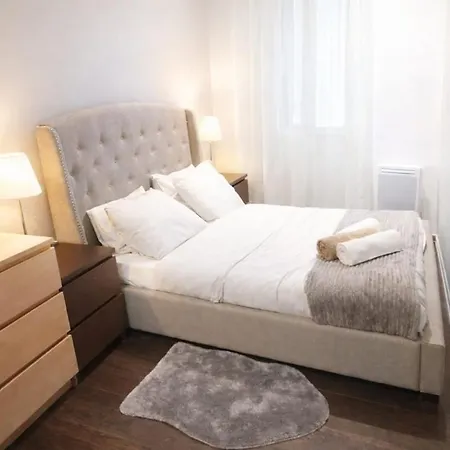 Appartement Superbe 3 Pieces Coeur Du Vieux Port De La Ciotat
